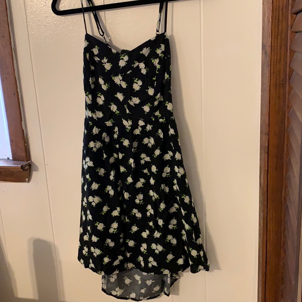 Daisy print open back sundress with pockets
